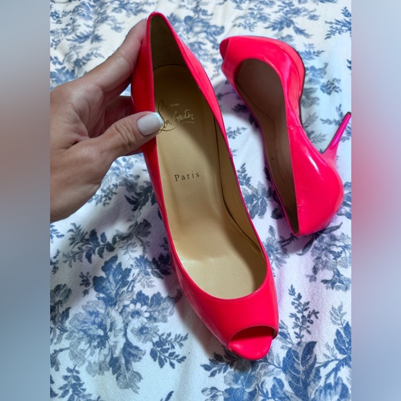 CHRISTIAN LOUBOUTIN
 Leather Pumps - New Watermelon Color - Size 10 1/2 - Picture 4 of 12